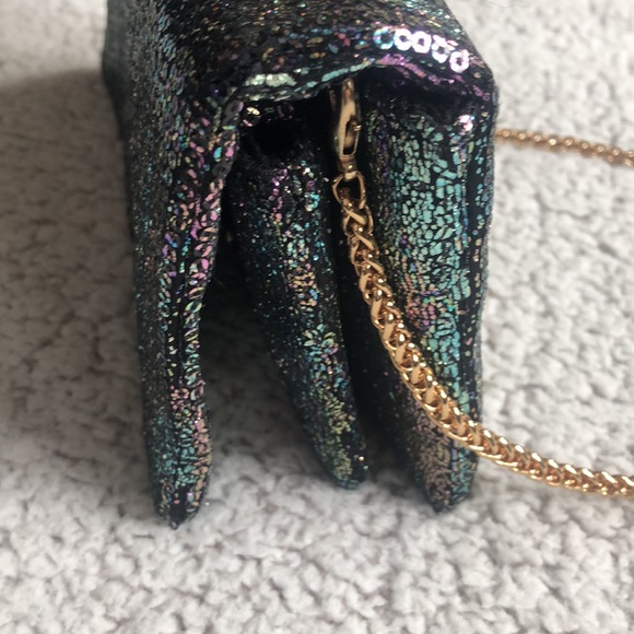 Sequence purse, three pockets, gold chain strap - Picture 9 of 11